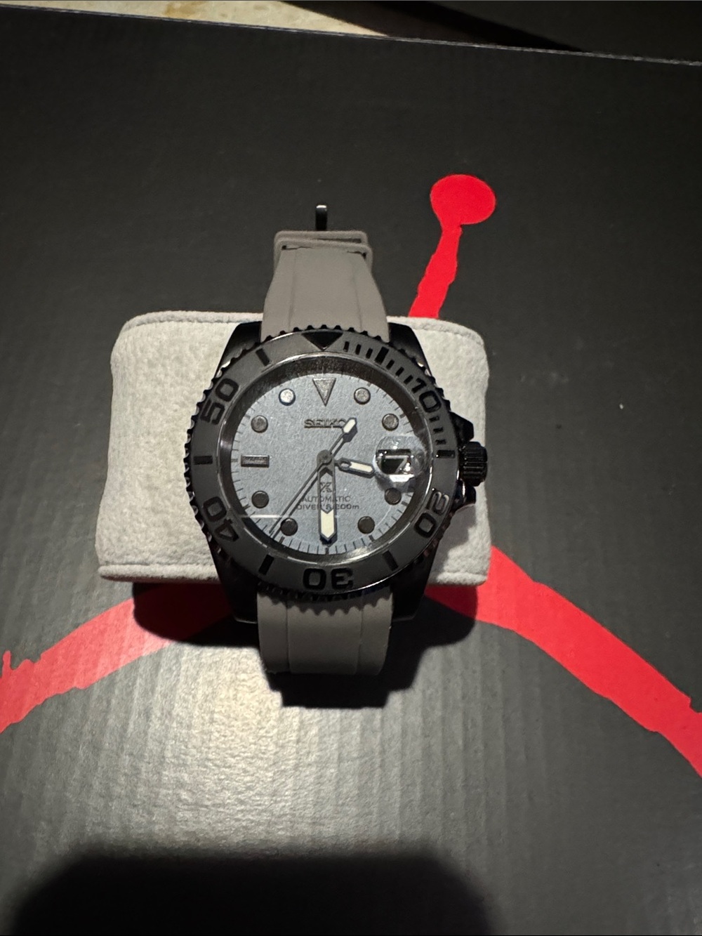 Seiko mod Black and Gray Diver-Style Watch